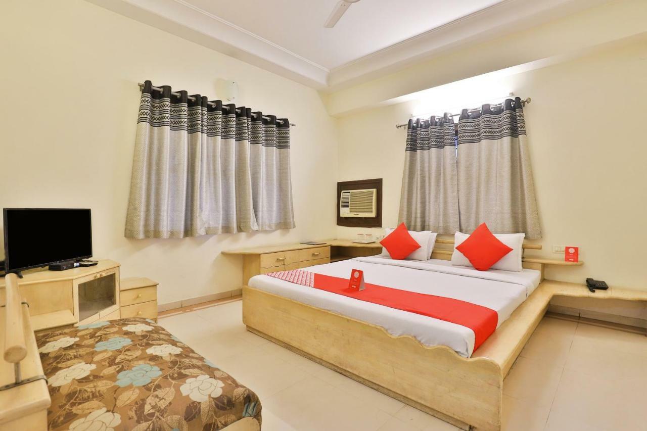 Oyo 8949 Atman Bungalows Ahmedabad Esterno foto