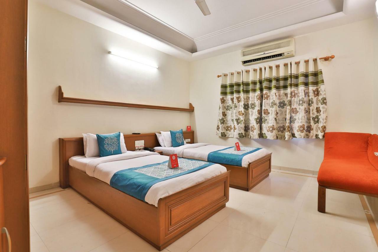 Oyo 8949 Atman Bungalows Ahmedabad Esterno foto