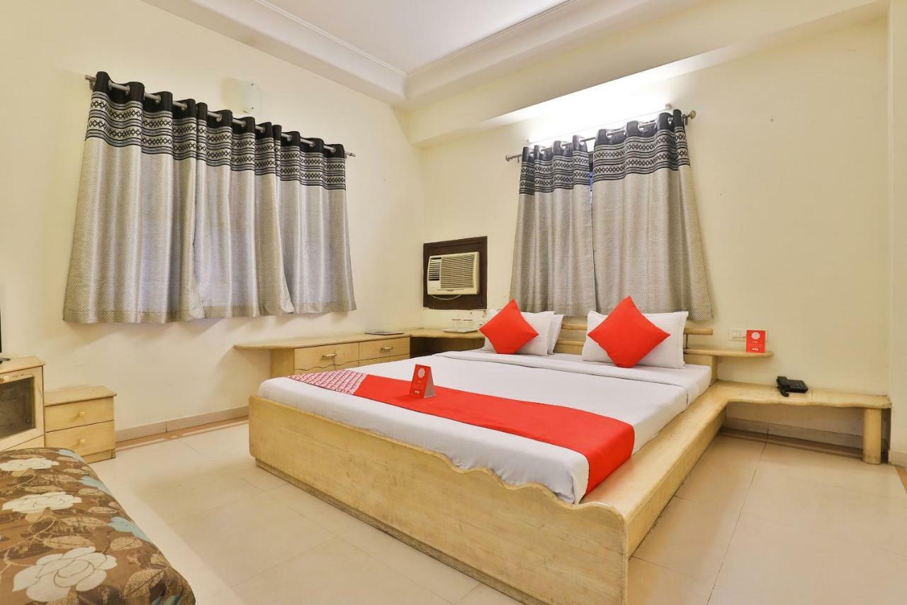 Oyo 8949 Atman Bungalows Ahmedabad Esterno foto