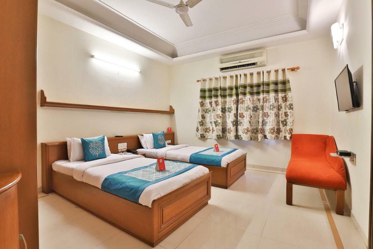Oyo 8949 Atman Bungalows Ahmedabad Esterno foto