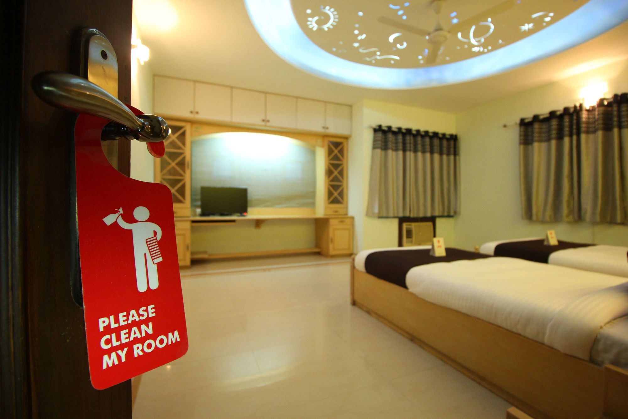 Oyo 8949 Atman Bungalows Ahmedabad Esterno foto