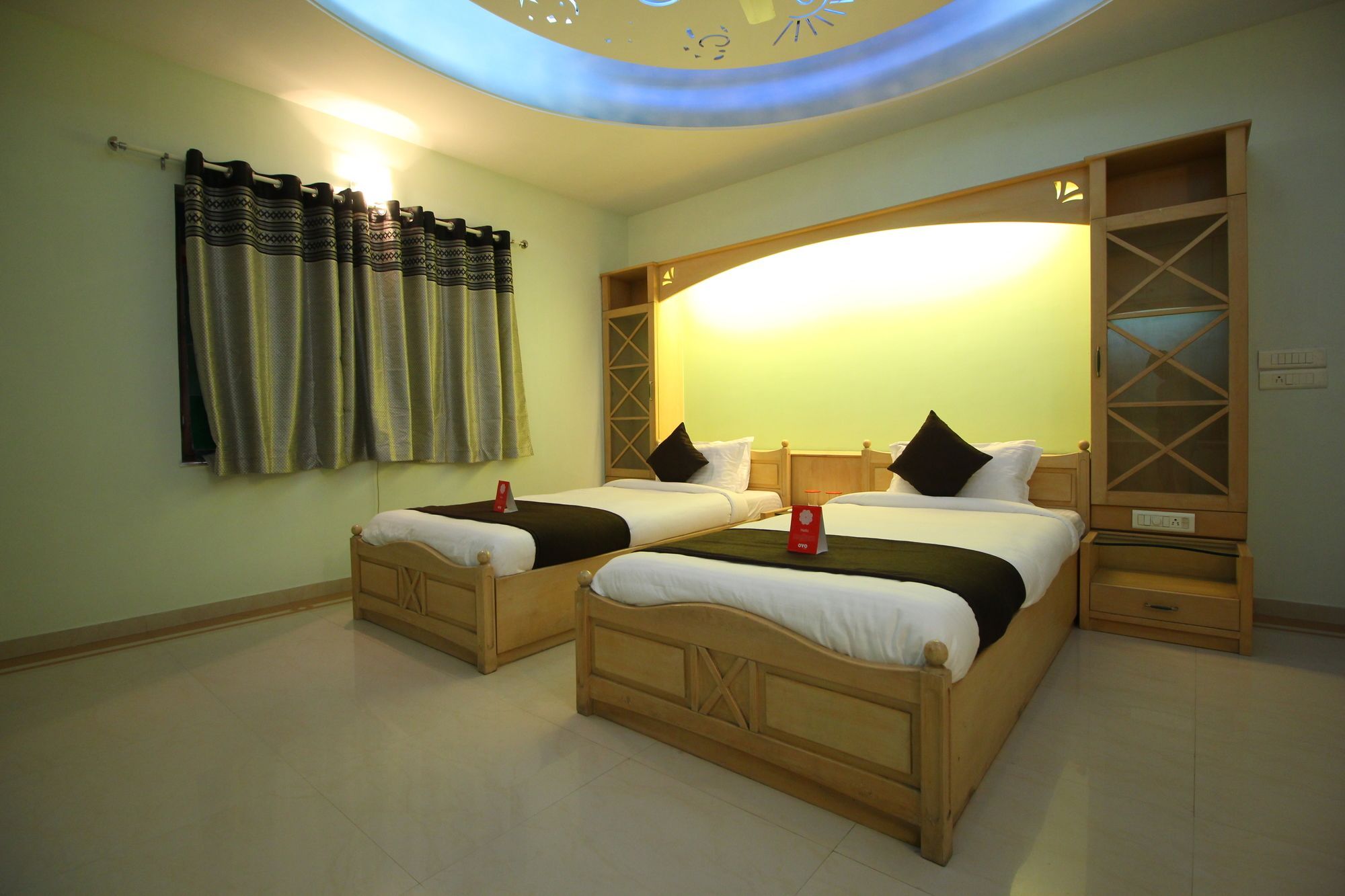 Oyo 8949 Atman Bungalows Ahmedabad Esterno foto